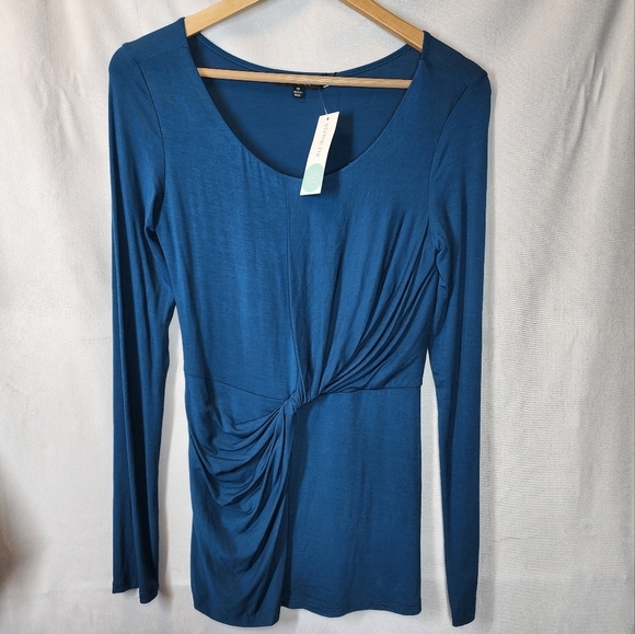 NWT Stitchfix 41 hawthorn Milano twist-front crew neck knit top. - Picture 1 of 8